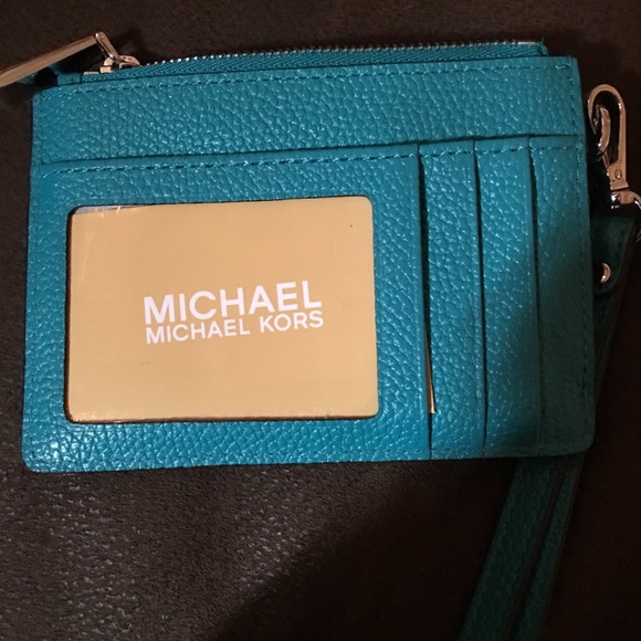Michael Kors ID wristlet - Picture 2 of 3